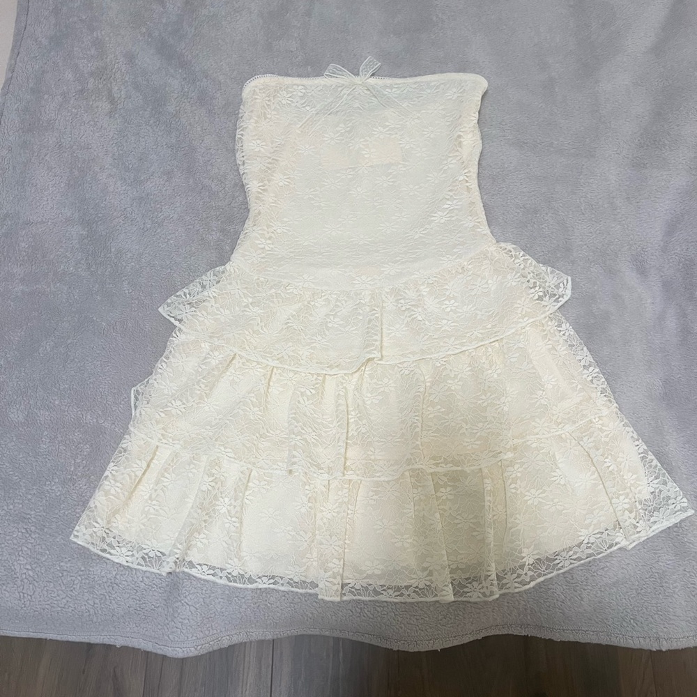 Elegant Cream Lace Dress